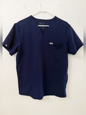 FIGS Chisec Three-Pocket Scrub Top for Men - S